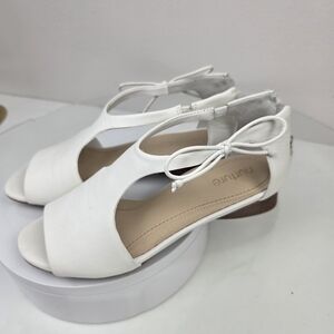 Nurture White Leather Sandals Grenata Size 5 Womens Shoes